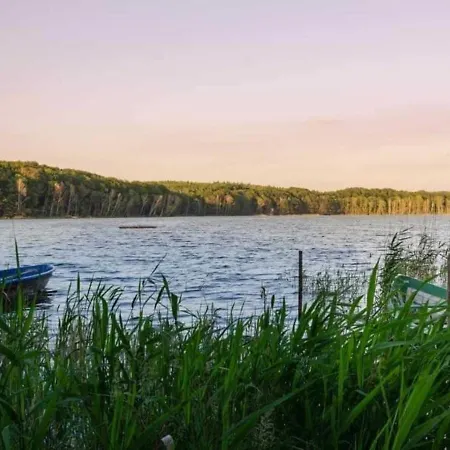 Gothensee - Suedterrasse, Wlan, Kamin, Sauna Prázdninový dům *